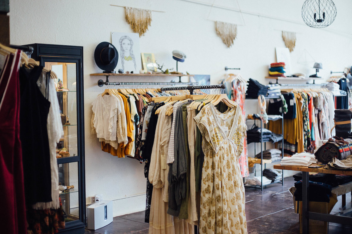 時裝資產頂讓中環總投資額約$100,000需求核心地段可轉型成彈性管理時間格局寬敞有利發揮業務潛能生意資產轉讓特許經營及加盟資料