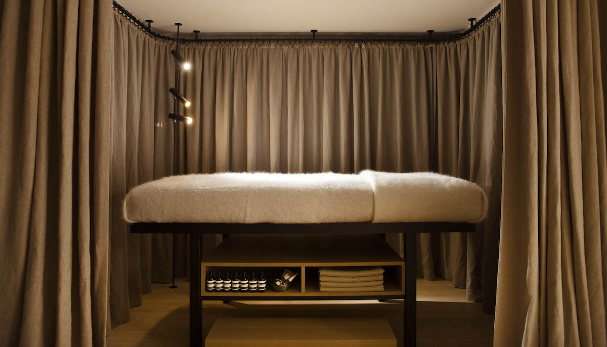 美容院資產頂讓屯門總投資額約$150,000易接受租金已有生意基礎完善系統穩定合適選址控製成本有道生意資產轉讓特許經營及加盟資料