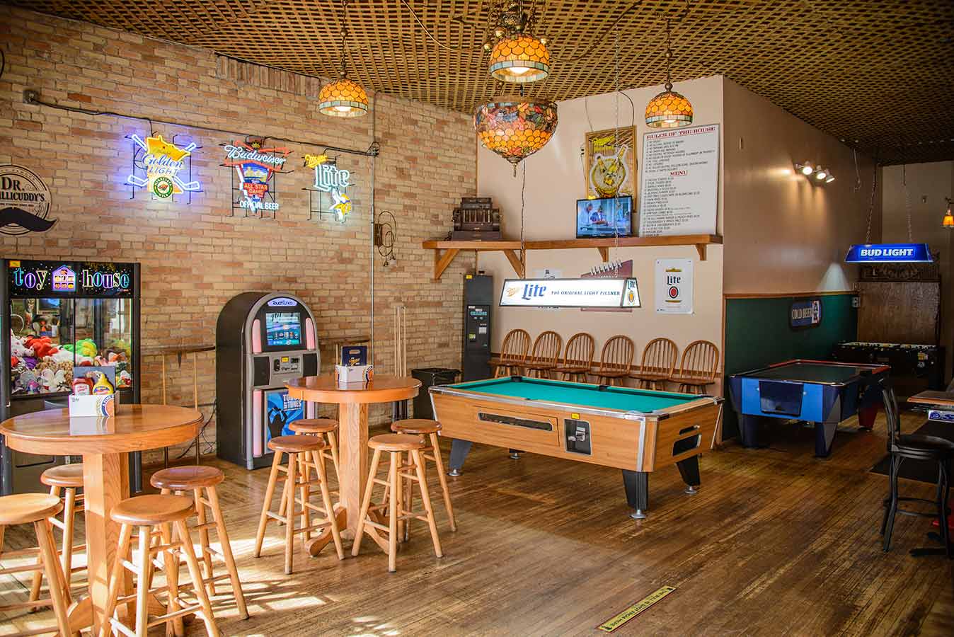 Party Room生意轉讓利潤約$20,000穩發展旺角位於工業大廈租金吸引可穩守本業繼續完善發展客戶支持度高生意頂讓特許經營及加盟資料