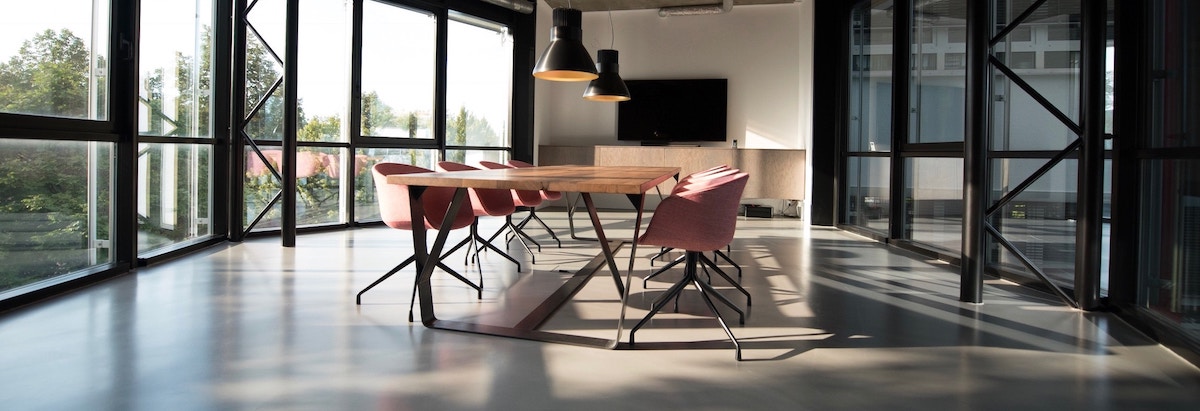 商務中心共享空間資產頂讓半山2房總投資額約$100,000累積口碑屋苑住宅提供需求格局寬敞有利發揮業務潛能生意資產轉讓特許經營及加盟資料