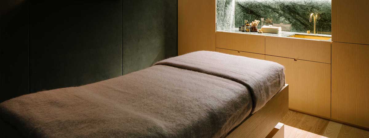 美容院生意轉讓利潤約$27,112穩發展銅鑼灣位於商業大廈3房優良商譽民生剛需環繞財務表現穩定生意頂讓特許經營及加盟資料