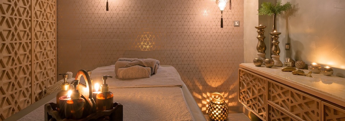 按摩店足浴店生意轉讓利潤約$14,562穩發展屯門位於商場舖1房店舖保養得宜實用開業省卻守業時間客戶支持度高生意頂讓特許經營及加盟資料