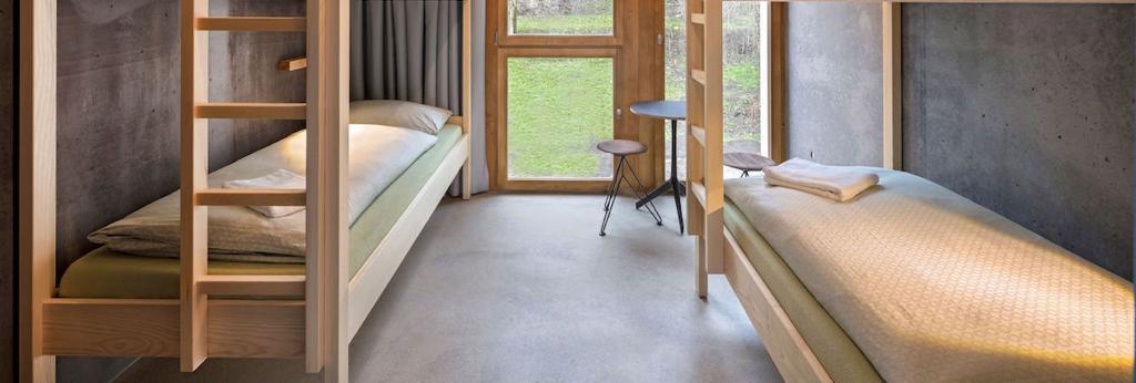 賓館生意轉讓利潤約$21,266旺角屋苑住宅提供需求利潤潛力豐厚位於樓上舖總投資額約$1,600,000連物業約1,383呎特許經營及加盟資料