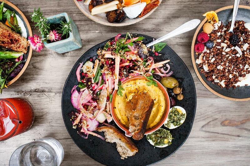 小食店生意轉讓純利可達$51,700中環位於地舖租金吸引可轉型成彈性管理時間穩定客群基礎生意頂讓特許經營及加盟資料