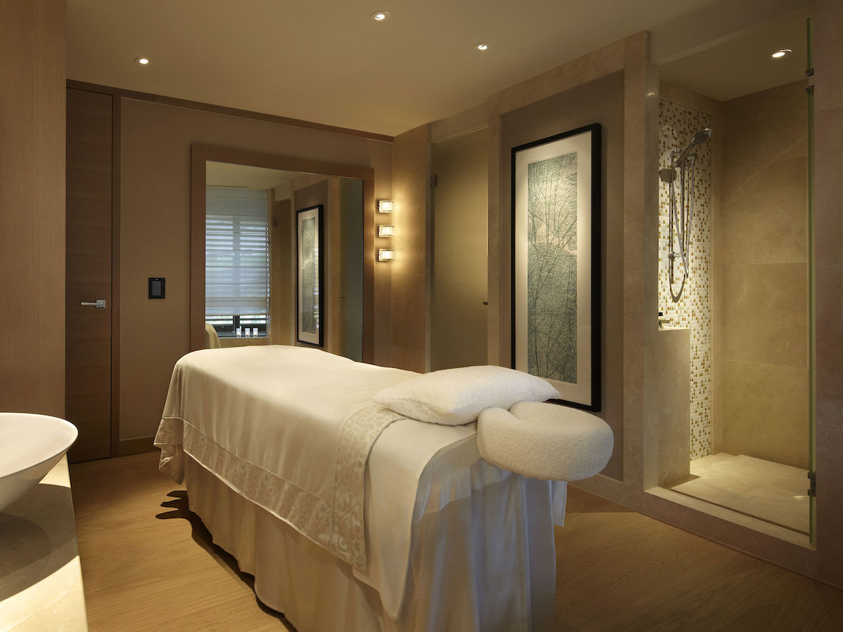 美容院資產頂讓馬鞍山4房總投資額約$1,400,000優良商譽民生剛需環繞場地裝修簡潔實用生意資產轉讓特許經營及加盟資料