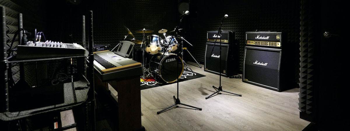 音樂中心資產頂讓觀塘4房總投資額約$1,000,000穩固發展方便營運位置可沿業務優勢擴張發展生意資產轉讓特許經營及加盟資料