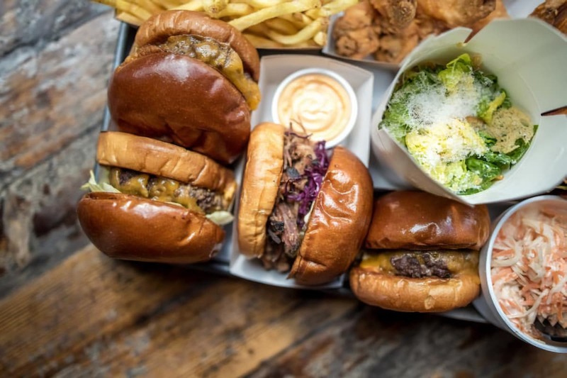 外賣店生意轉讓利潤約$20,700穩發展西灣河位於地舖需求核心地段已發展可持續生意模式場地裝修簡潔實用生意頂讓特許經營及加盟資料