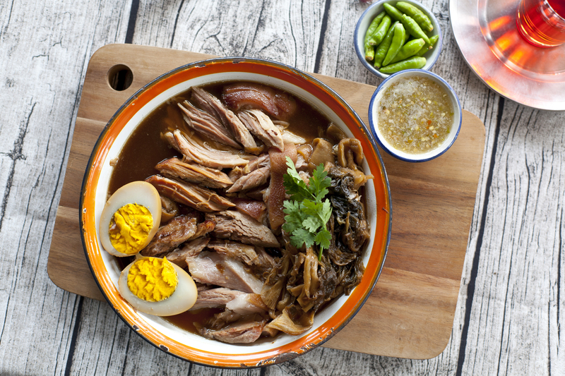 日韓東南亞餐廳資產頂讓具普通食肆牌照觀塘總投資額約$2,000,000已有生意基礎完善系統穩定零生意經驗人士可上手市場需求充足生意資產轉讓特許經營及加盟資料