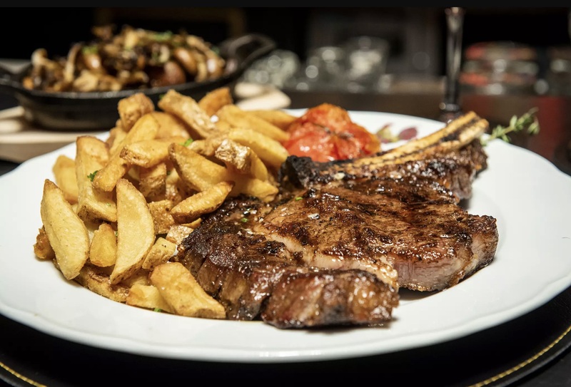 西餐廳生意轉讓純利可達$135,000元朗位於地舖細心經營已有生意基礎完善系統穩定財務表現穩定連公司連銀行戶口生意頂讓特許經營及加盟資料