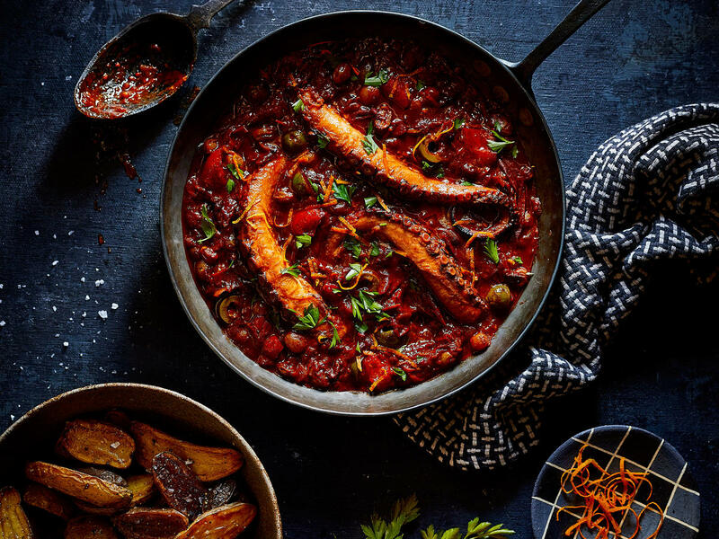 西餐廳生意轉讓純利可達$102,250旺角位於地舖租金吸引已有生意基礎完善系統穩定可穩守本業繼續完善發展生意頂讓特許經營及加盟資料