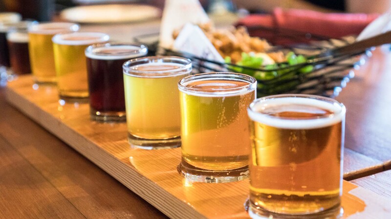 酒吧資產頂讓具小食食肆牌照,酒牌尖沙咀總投資額約$2,000,000易接受租金可轉型成彈性管理時間店舖保養得宜實用開業生意資產轉讓特許經營及加盟資料