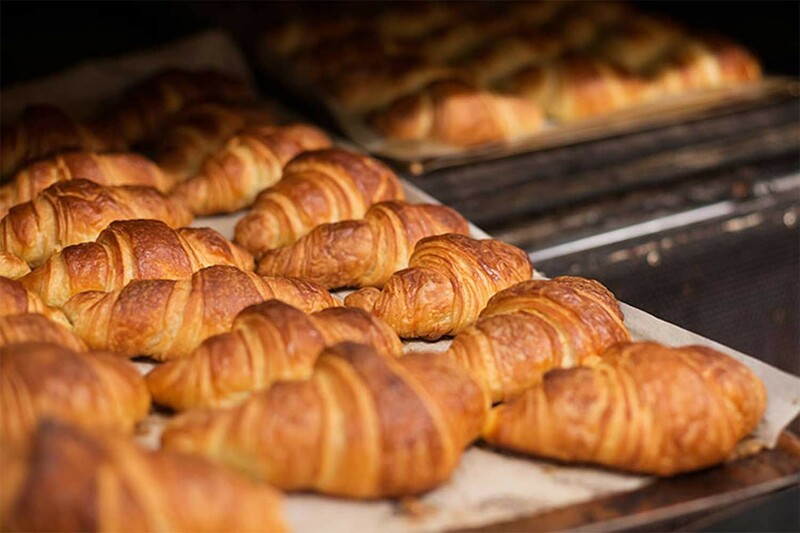 食物工場生意轉讓利潤約$14,700穩發展客底約500中環位於商業大廈需求核心地段合適技術門檻入場容易頂讓門檻合理連公司連銀行戶口生意頂讓特許經營及加盟資料