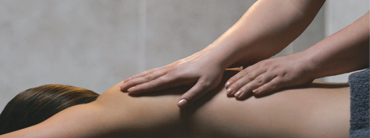 按摩店足浴店生意轉讓利潤約$45,162九龍灣平租金可穩守本業繼續完善發展經營約13年歷史約300客底設5房位於商業大廈約1,000呎特許經營及加盟資料