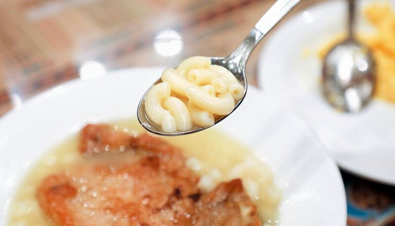 茶餐廳生意轉讓純利可達$72,650油麻地位於地舖穩固發展易接受租金可沿業務優勢擴張發展連銀行戶口生意頂讓特許經營及加盟資料