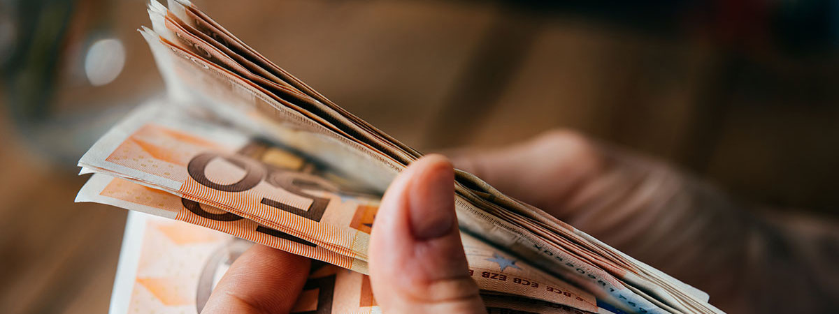 找換店資產頂讓具金錢服務經營者牌照尖沙咀總投資額約$100,000細心經營民生剛需環繞格局寬敞有利發揮業務潛能連銀行戶口生意資產轉讓特許經營及加盟資料