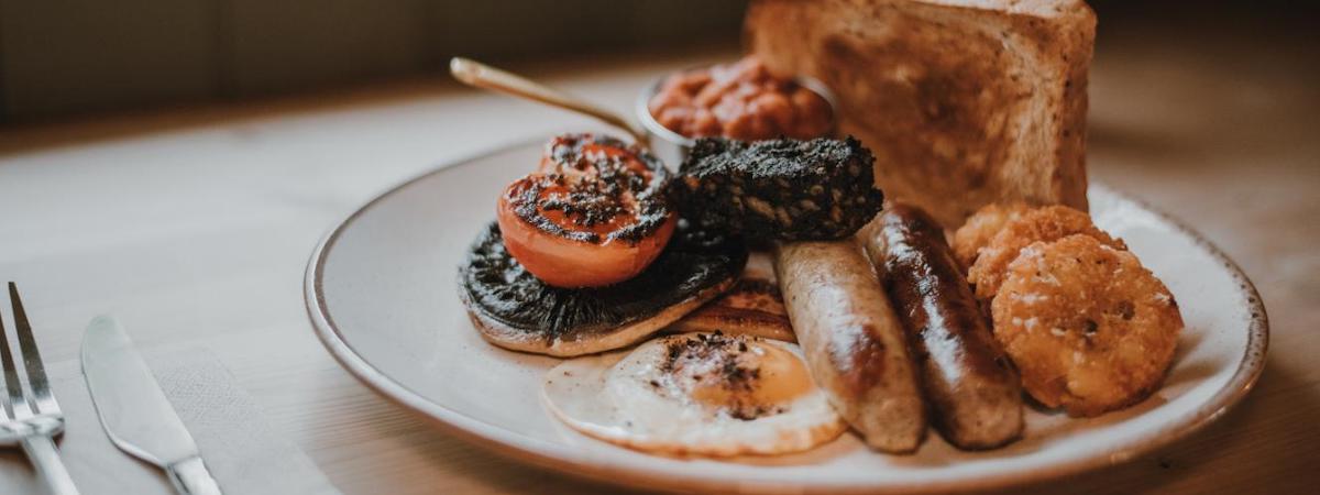 Café生意轉讓純利可達$54,712觀塘位於地舖累積口碑租金吸引店舖保養得宜實用開業生意頂讓特許經營及加盟資料