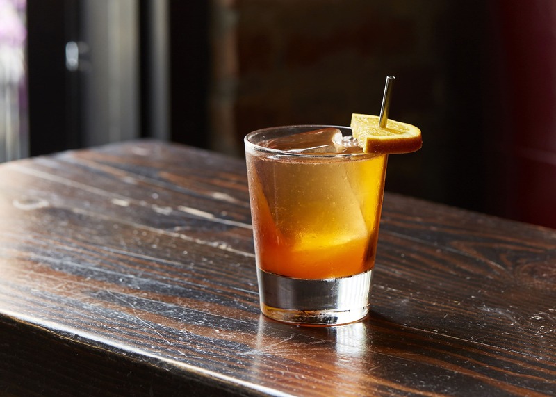 酒吧生意轉讓利潤約$30,400穩發展灣仔位於地舖1房屋苑住宅提供需求已有生意基礎完善系統穩定格局寬敞有利發揮業務潛能連銀行戶口生意頂讓特許經營及加盟資料