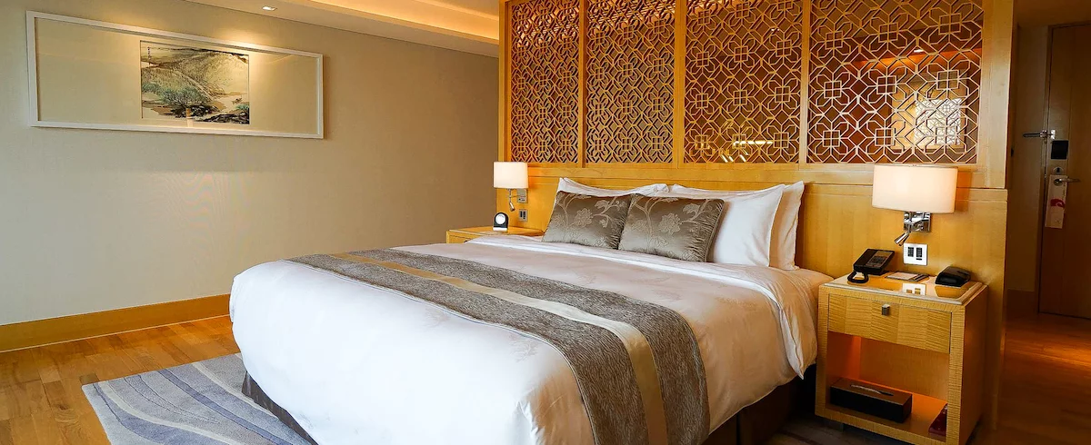 賓館生意轉讓利潤約$26,940可Autorun尖沙咀近民生區可穩守本業繼續完善發展員工可留任約800呎總投資額約$500,000位於樓上舖特許經營及加盟資料