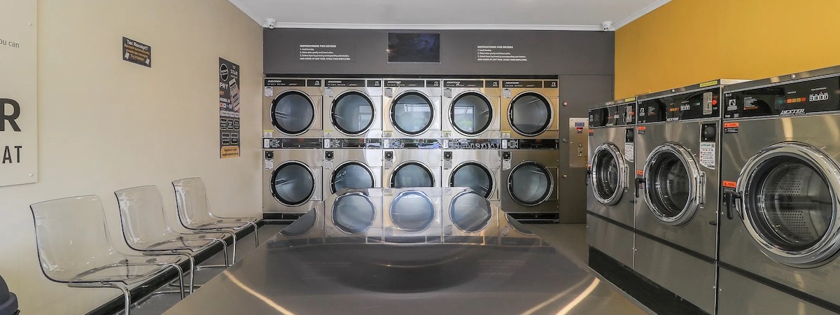 自助洗衣生意轉讓利潤約$12,750可Autorun新蒲崗店舖保養得宜實用開業客戶支持度高移民放盤約400呎總投資額約$650,000位於地舖連閣樓特許經營及加盟資料