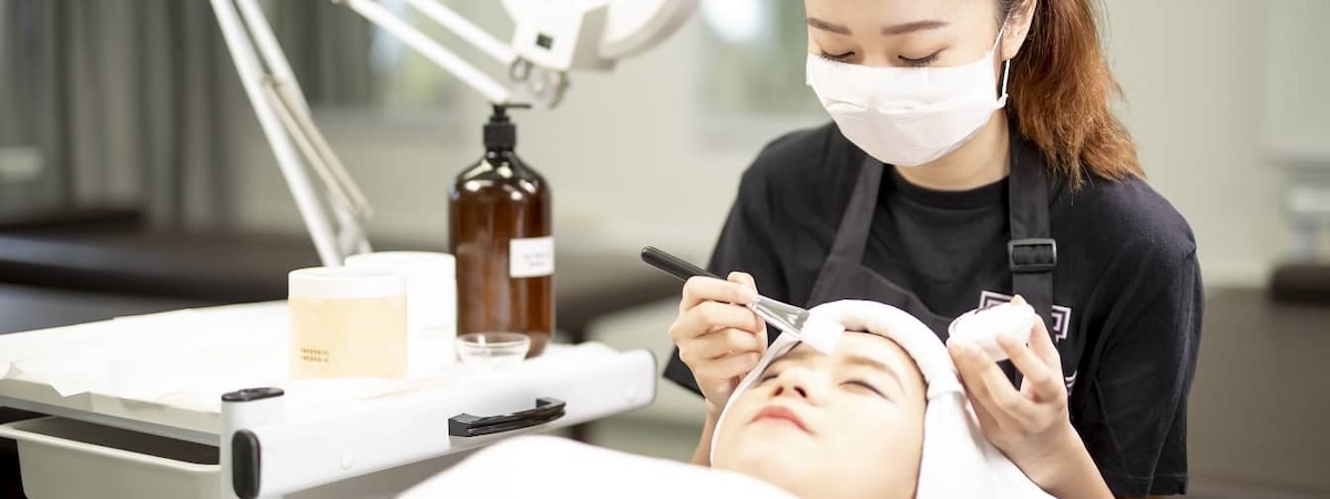 美容院生意轉讓利潤約$76,000旺角易接受租金省卻守業時間經營約15年歷史有班底總投資額約$100萬約400客底約1,000呎設6房特許經營及加盟資料