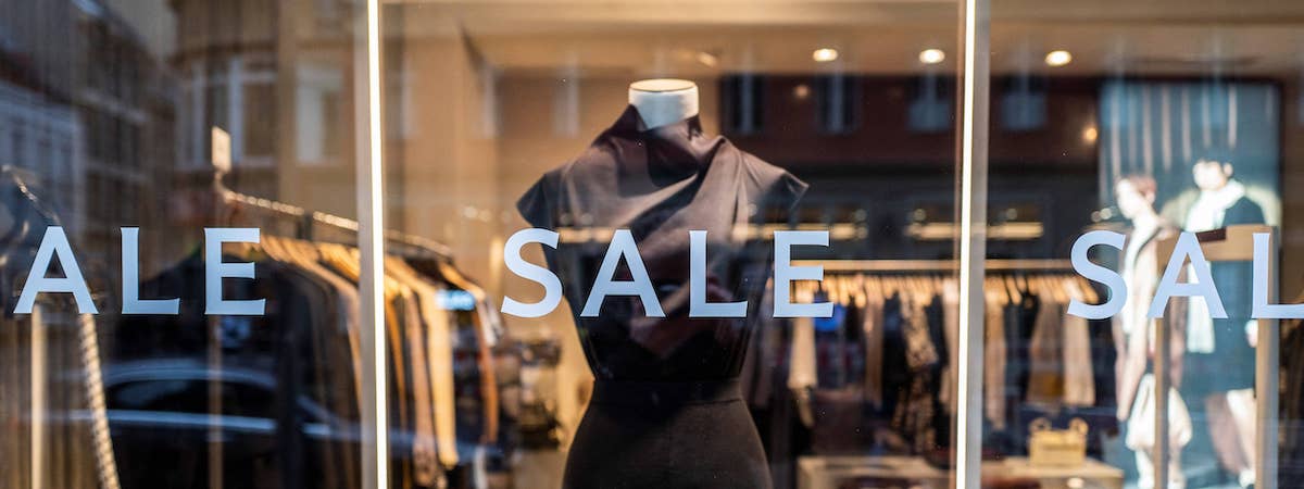 時裝店特賣場生意轉讓利潤約$28,412半Autorun元朗民生剛需環繞利潤潛力豐厚約3個月回本約600呎連存貨約$2萬特許經營及加盟資料