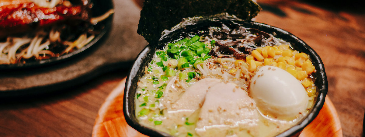 日韓東南亞餐廳資產頂讓具普通食肆牌照灣仔總投資額約$1,000,000民生剛需環繞已有生意基礎完善系統穩定客戶支持度高生意資產轉讓特許經營及加盟資料